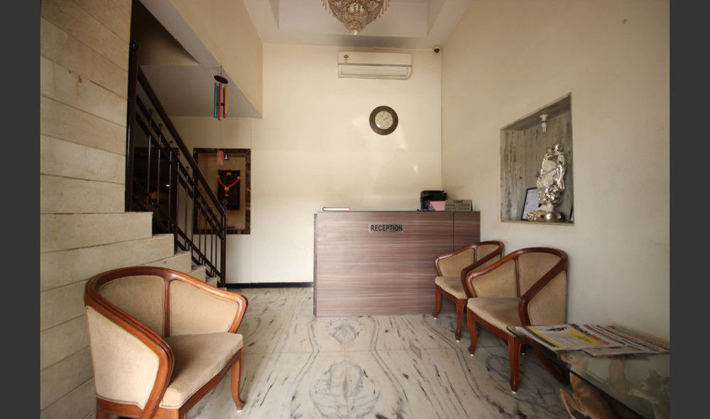 Hotel Q Deck Mumbai Exterior photo
